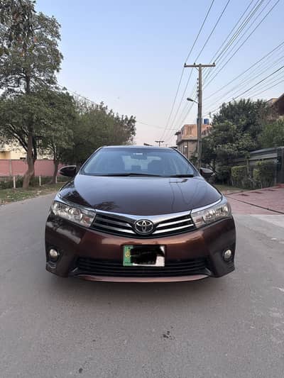 Corolla altis grande 1.8 2015 model