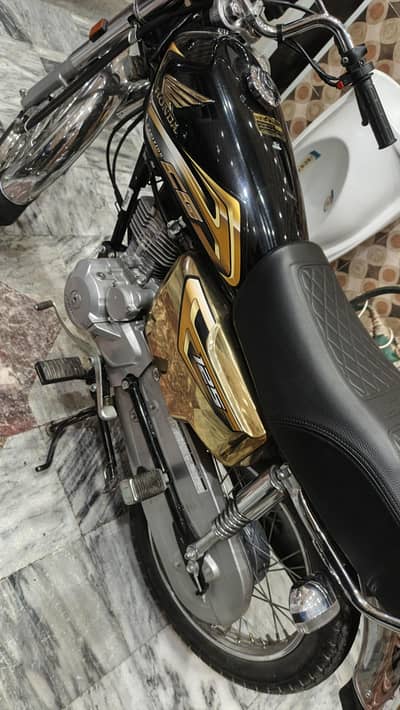 Honda 125 salt start gold 2026 stekr