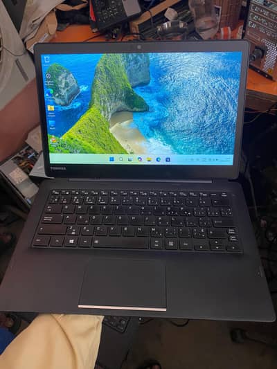 Toshiba laptop i5 8th 8GB RAM 128GB NVMI