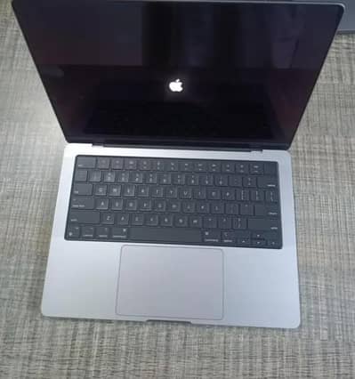 Apple MacBook Pro M2
