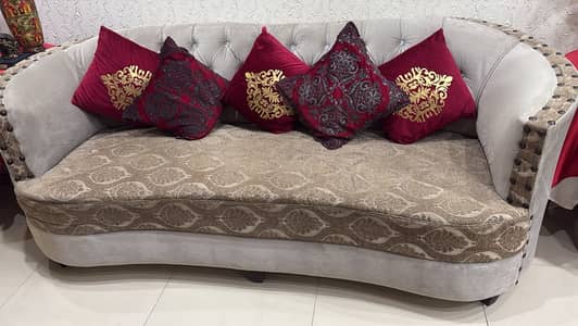 An elegant seven seater sofa set for sale
