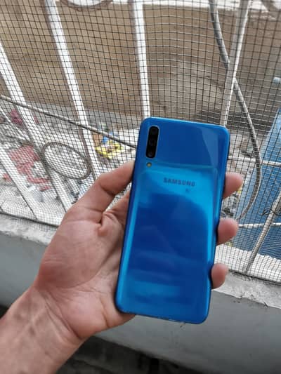 Samsung Galaxy A50 4/128 PTA Approved