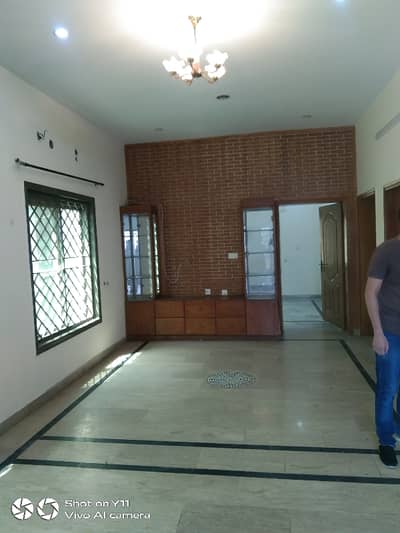 10 Marla Lower Portion At Mustafa Town For Rent