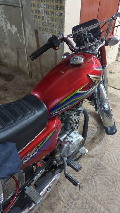 Honda 125 urgent for sale number 03, 24, 63, 41, 6 80