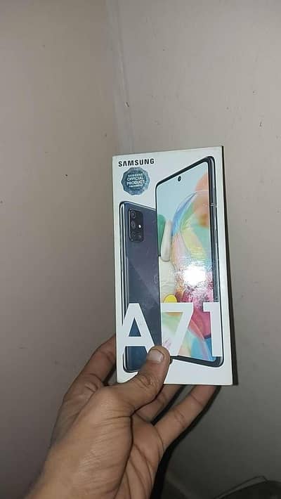 samsung A71 dual sim with box 8/128