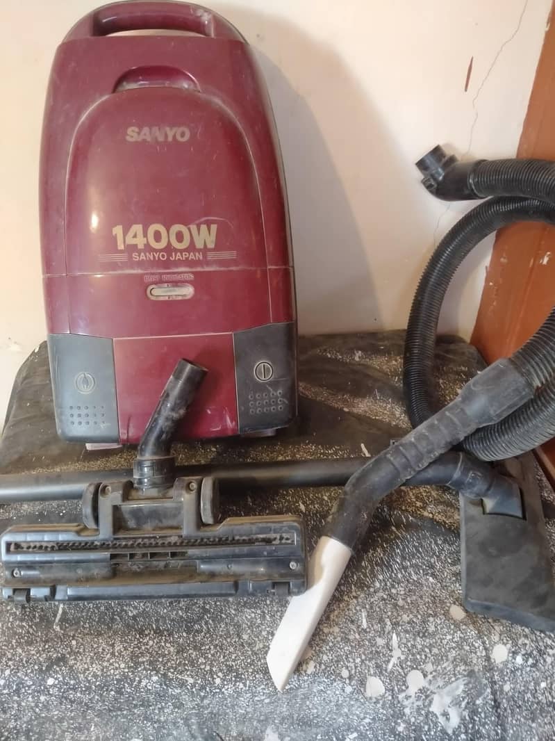 سانیو ویکیوم کلینر (استعمال شدہ) کراچی 1