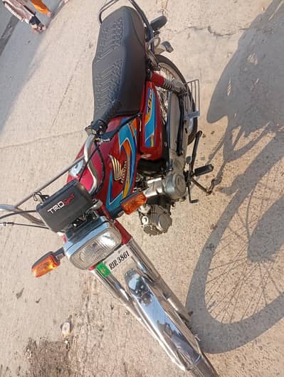 Hi Speed bike hai new tanki tapay honda k lagaye Hain