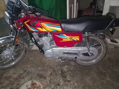 urgent sale honda 125 2025/2026 model 10/10 condition scratch less