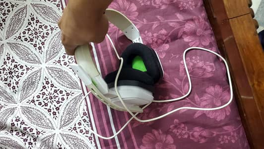 Artro a10 gaming head set wired condition 10/9