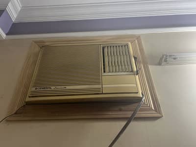 1.5 ton general Ac good condition