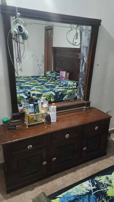 good condition dressing table