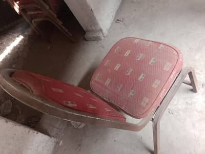 کرسیاں برائے فروخت