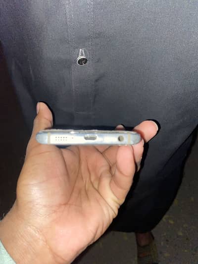 Samsung s6 edge urgent sale krna ha 03144892963