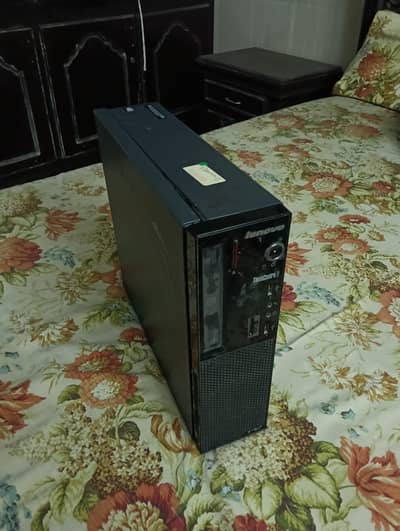 Lenovo PC for sale good condition with one ram stick 4 Gb