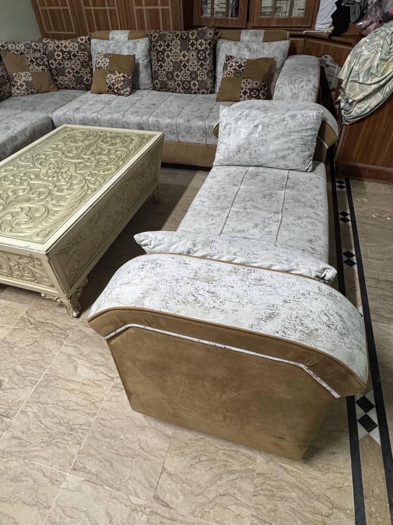 Sofa set with table 4