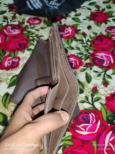 leather wallet price 3000  0-3-2-5-8-0-3-7-6-0-2