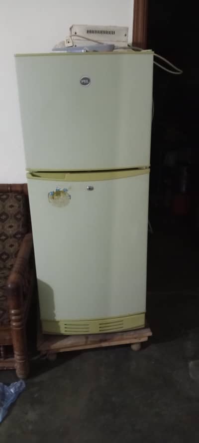 refrigerator with steplizer