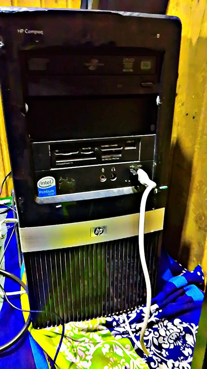 HP COMPUTER 1