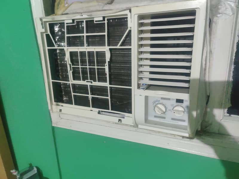 window a/c Panasonic 4