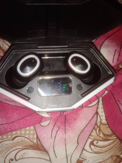 ear buds good conditions