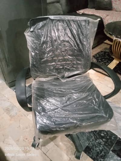 02 Office Chairs - Rotational