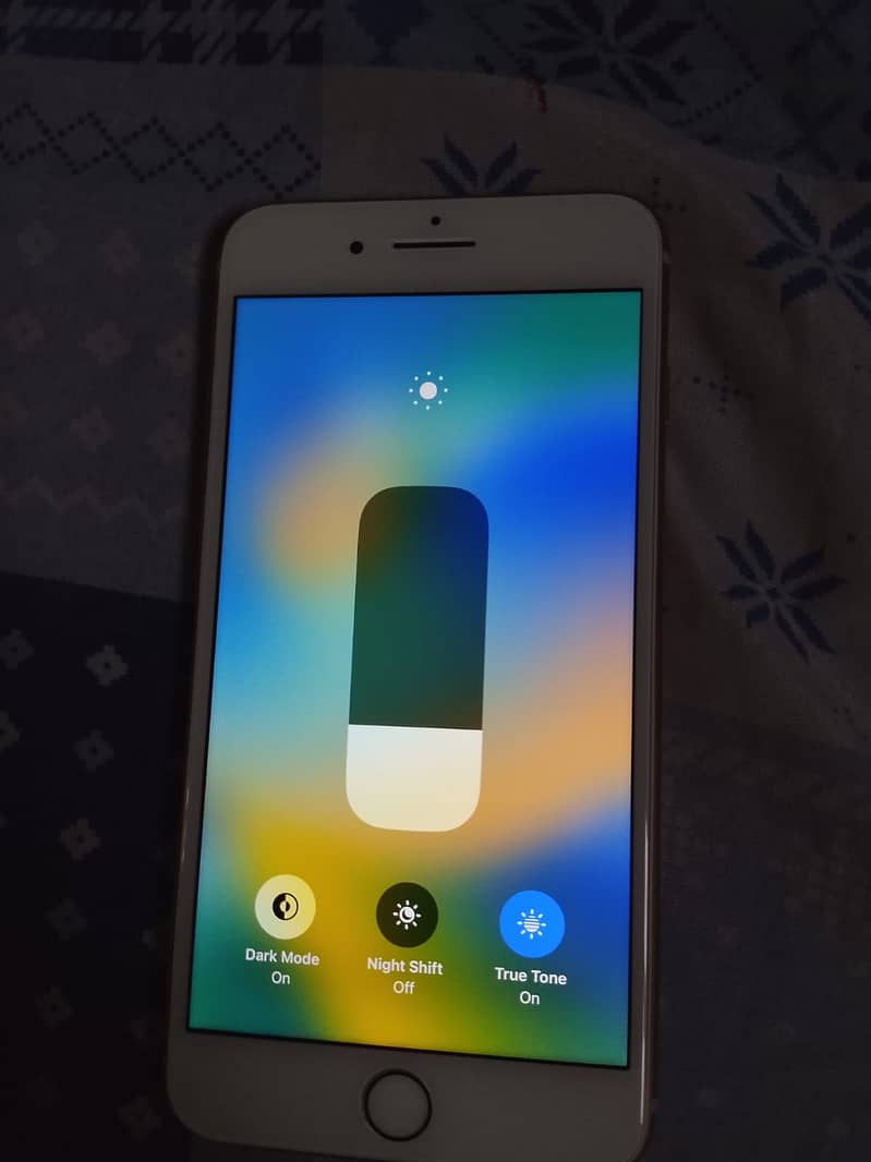 Apple iPhone 8 Plus 1