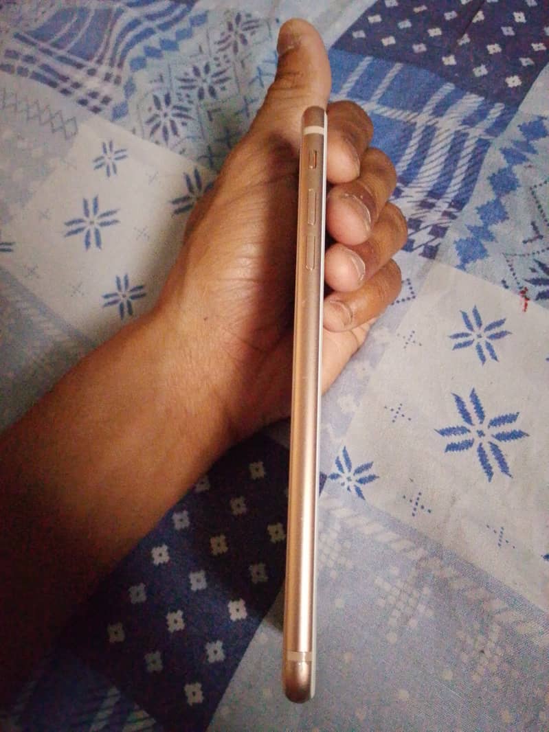 Apple iPhone 8 Plus 5
