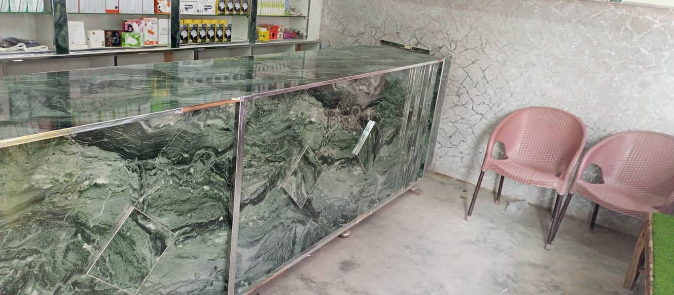 چلتا پھرتا کاروبار اور مکمل سامان فارسیل کاؤنٹر ،الماری،فرنٹ شیشہ 0