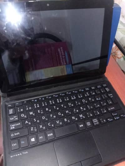 fujitsu touch laptop 2 in 1 (allow to open, free charger and laptop po