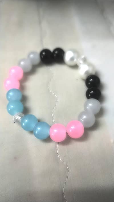 Beautiful girls bracelets with costomized names 