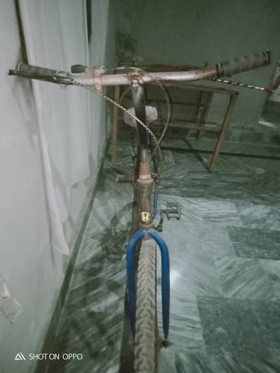 cycle sel ke Liye hai leni hai to rakhta Karen price 9500