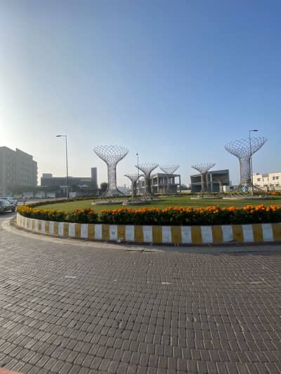 18 MARLA PLOT CORNER . F BLOCK