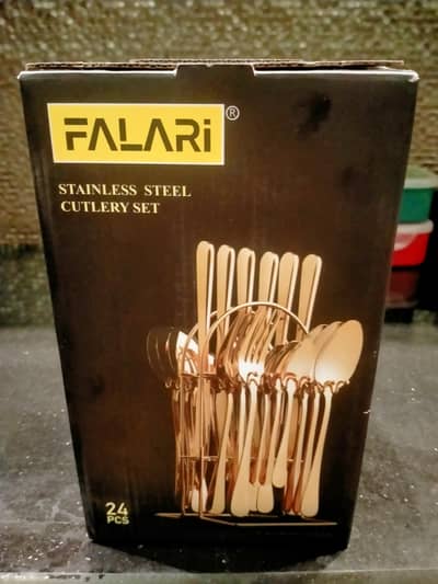 brand new gold plated 24 PCs cutlery sets