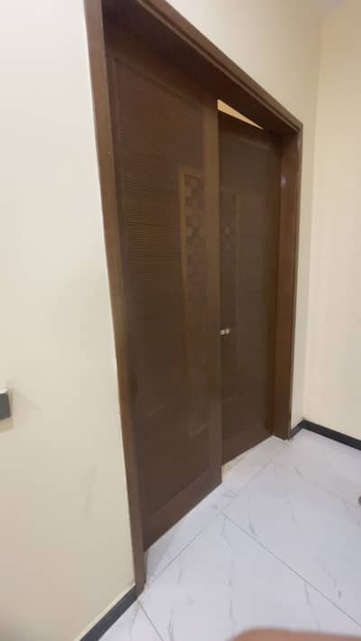 3 Bed Room New Spacious Apartment For Sale On The Fourth Floor. With Lift And Modern Facilities. With Beautiful View.