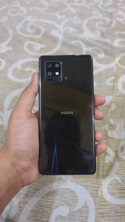 Aquos zero 6