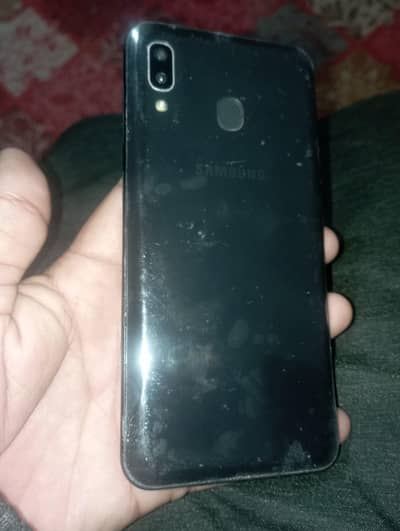 samsung A 20 box and phone charger nai hai  Panal change hai