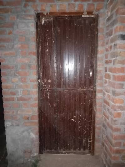 door 3 fut chorai    6.6 fut unchi