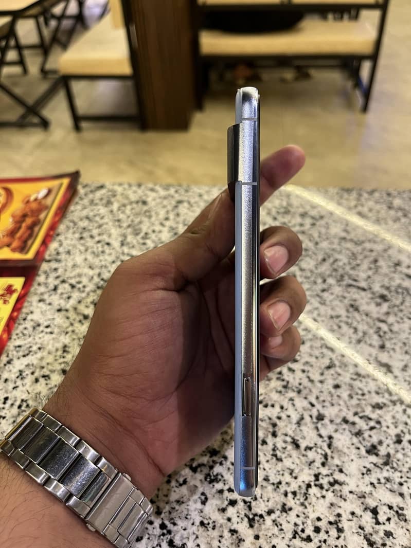 Google pixel 8 pro 4