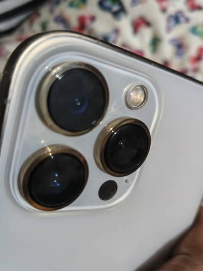 Iphone 13 pro max golden colour water pack 128gb PTA approved