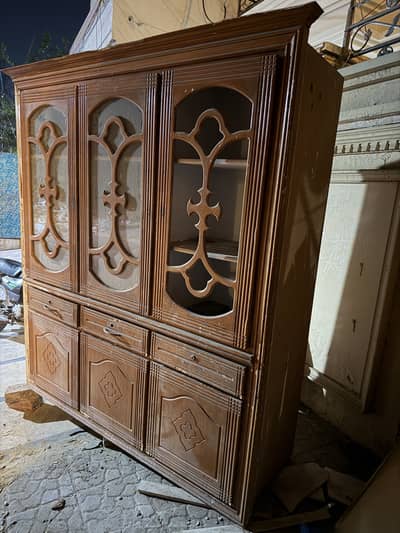 Showcase for sale contact o3/2/3/8/4/0/0/7/7/7