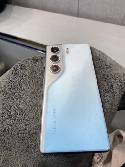 Tecno Camon 40