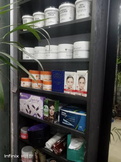 resaption or mani cure pedi  cure etc. . k lye girls staff required