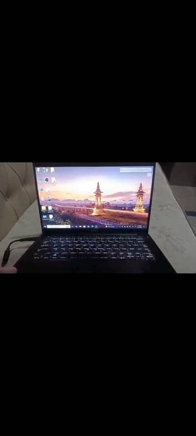Dell Latitude 7390 Touch Display/Exchange with iphone