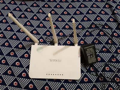 Tenda Wifi Router and Repeator