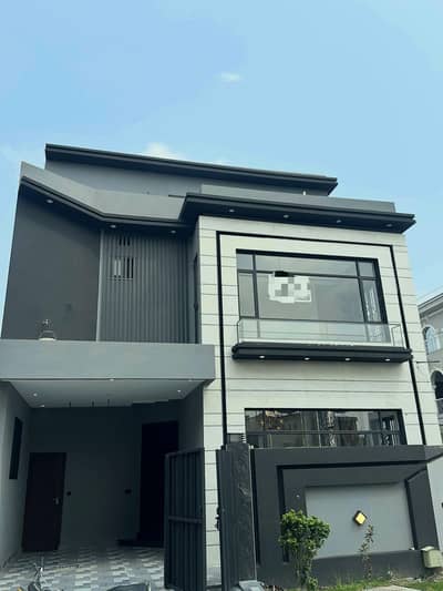 Stunning 5.5Marla Luxury Home for Sale Etihad Town, Phase1 (BlockE)