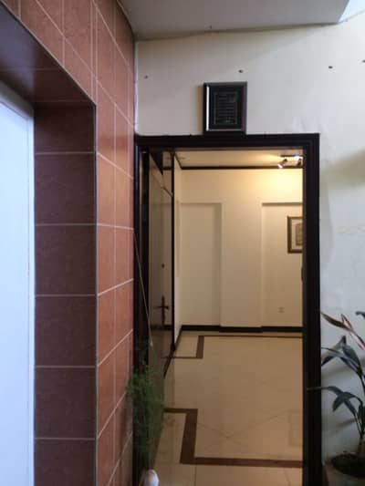 Full Floor 3 Bed Dd Available For Sale In Reasonable Price