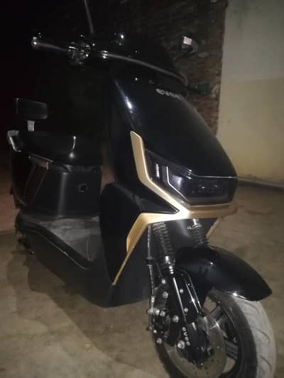 ever GeN-Z company ki Scooty hai condition 10 by 10