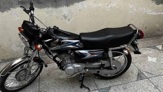 Honda CG 125 2025 black Colour