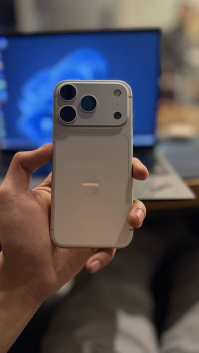 iPhone 17 pro factory silver