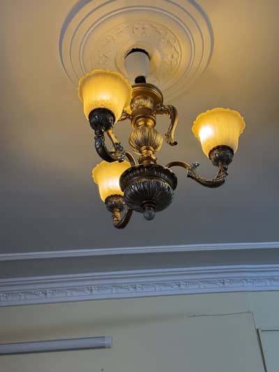 Metal fanos in golden colour